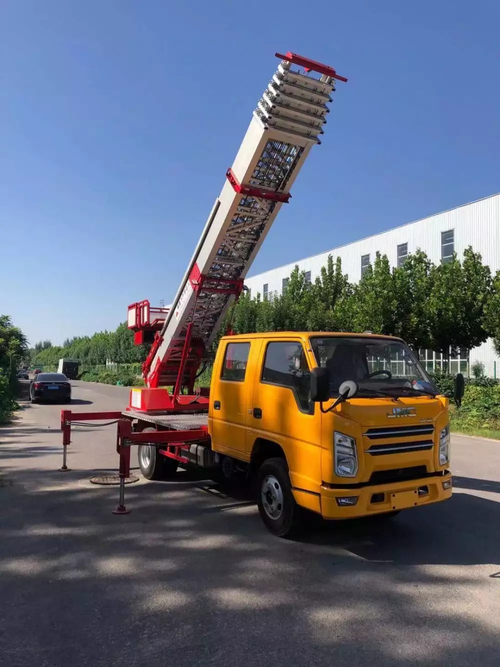 永州附近的云梯车出租服务：轻松解决高空作业需求